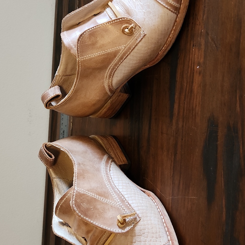 Freebird Womens Mabel Leather Shoes - Picture 7 of 11